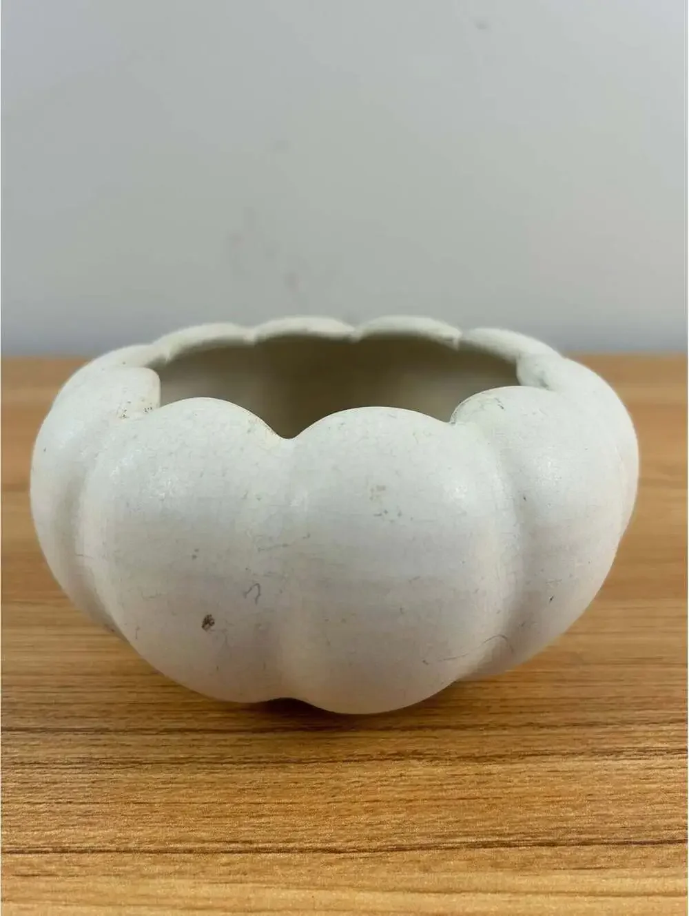 Niloak Art Pottery Scalloped Bowl Planter Vase White Cream Glaze
